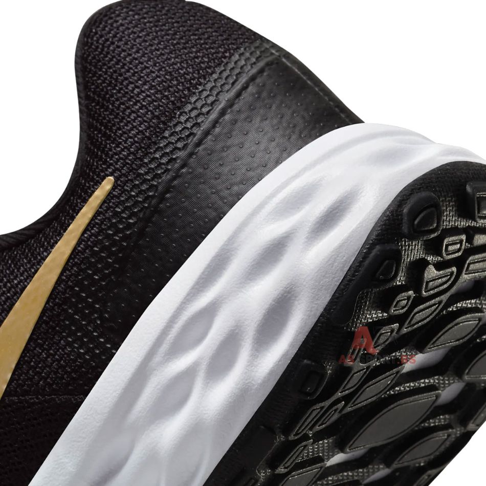 Revolution 6 NN GS 38 DD1096-002-OcL3